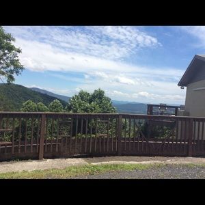 Meet your Posher, Allyson